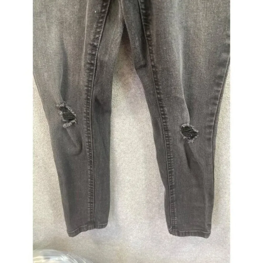 Studio V Girls Gray Wash Distressed Ripped Knee Denim Jeans‎ Size 7